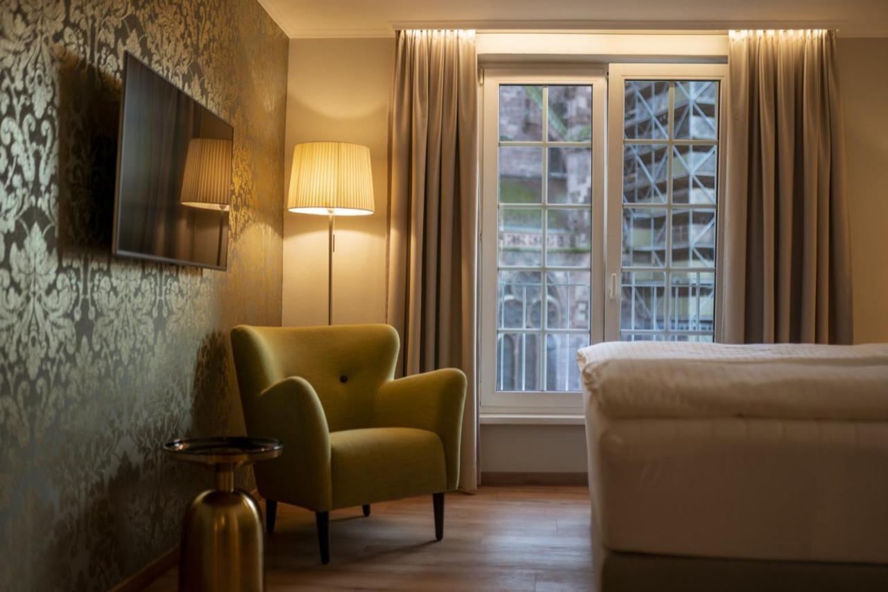 Hotel Rappen am Münsterplatz Freiburg im Breisgau Buitenkant foto